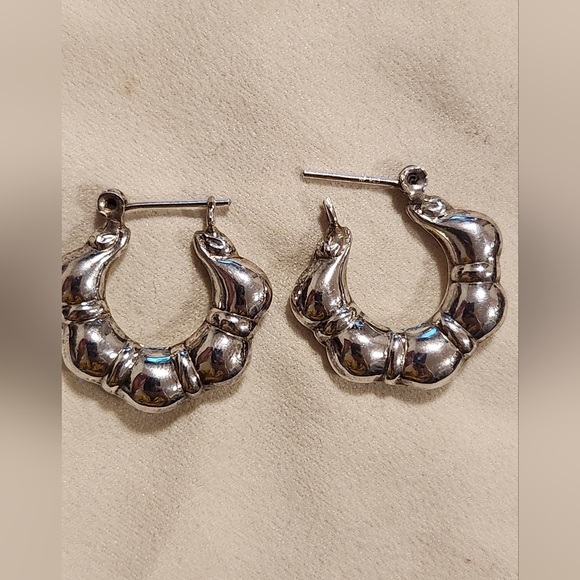 VINTAGE Signed NF 925 sterling silver puffy huggies - Picture 2 of 8